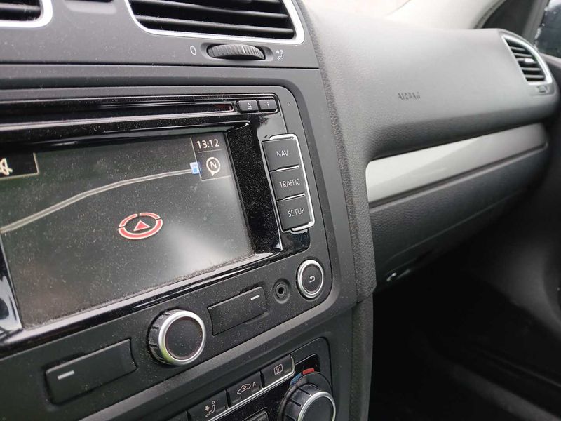 Volkswagen Golf VI 1.6 TDI Trendline BlueMotion 2010 – снимка 13
