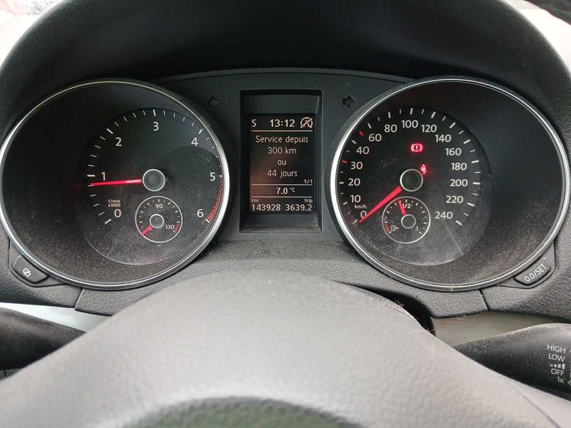 Volkswagen Golf VI 1.6 TDI Trendline BlueMotion 2010 – снимка 12
