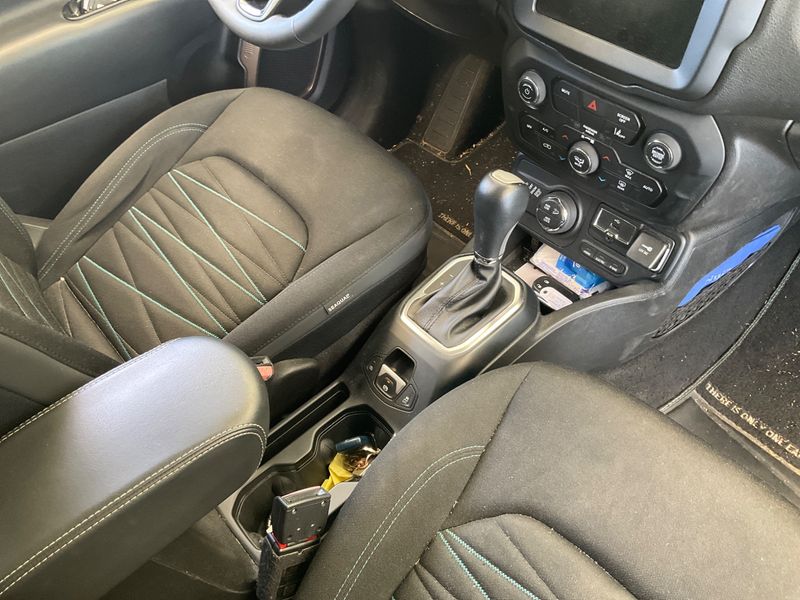 Jeep Renegade 1.3 T4 4xe Plug-in Hybrid Limited 2022 – снимка 22