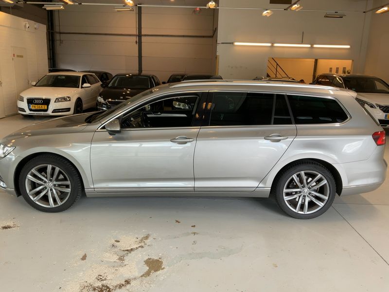 Volkswagen Passat 1.6 TDI Carat BlueMotion Tech — zdjęcie 4
