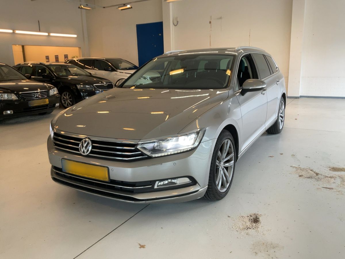 Volkswagen Passat 2016 — photo 1