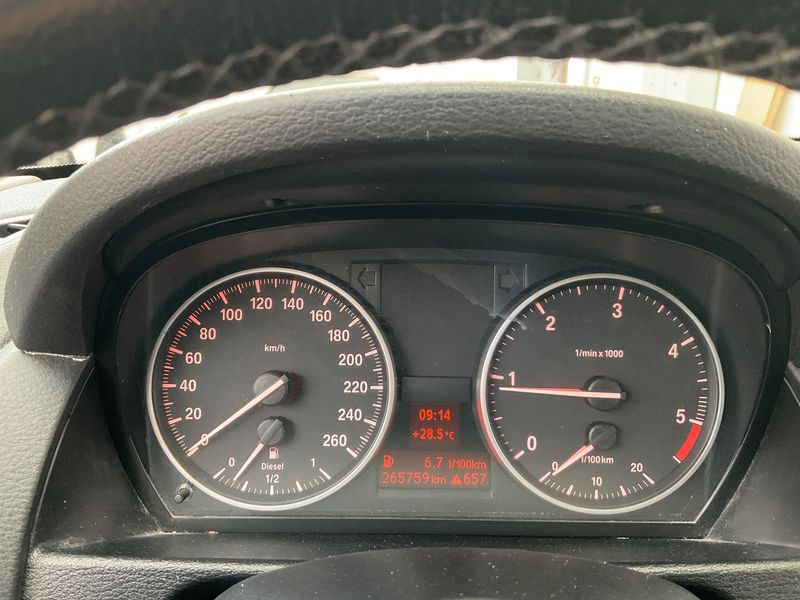 BMW X1 sDrive 18d — zdjęcie 13