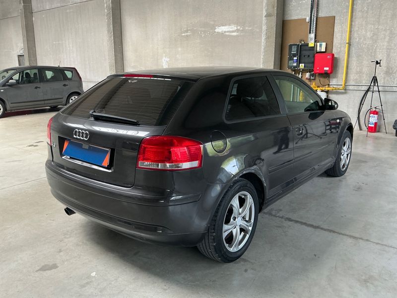 Audi A3 1.6 Attraction — zdjęcie 2