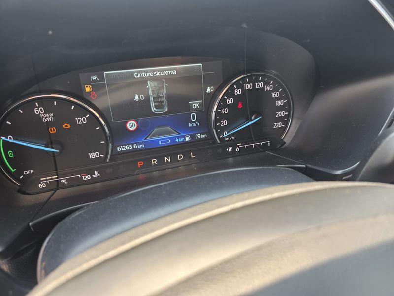 Ford Kuga 2.5 Plug-in Hybrid Titanium — zdjęcie 12