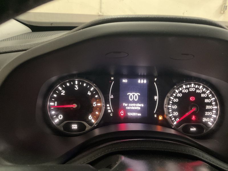 Jeep Renegade 2.0 M-Jet Night Eagle 4WD — zdjęcie 13