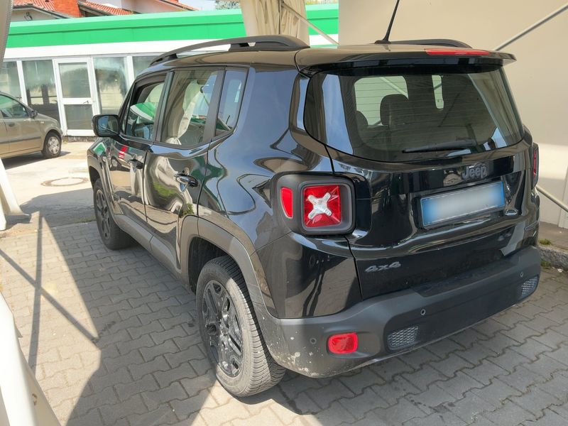 Jeep Renegade 2.0 M-Jet Night Eagle 4WD — zdjęcie 3