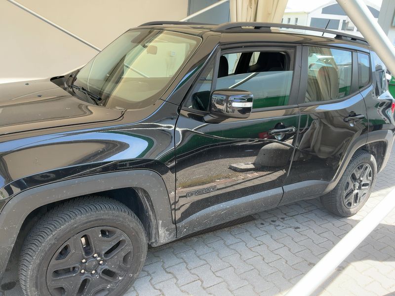 Jeep Renegade 2.0 M-Jet Night Eagle 4WD — zdjęcie 4
