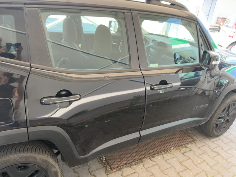 Jeep Renegade 2.0 M-Jet Night Eagle 4WD — zdjęcie 7