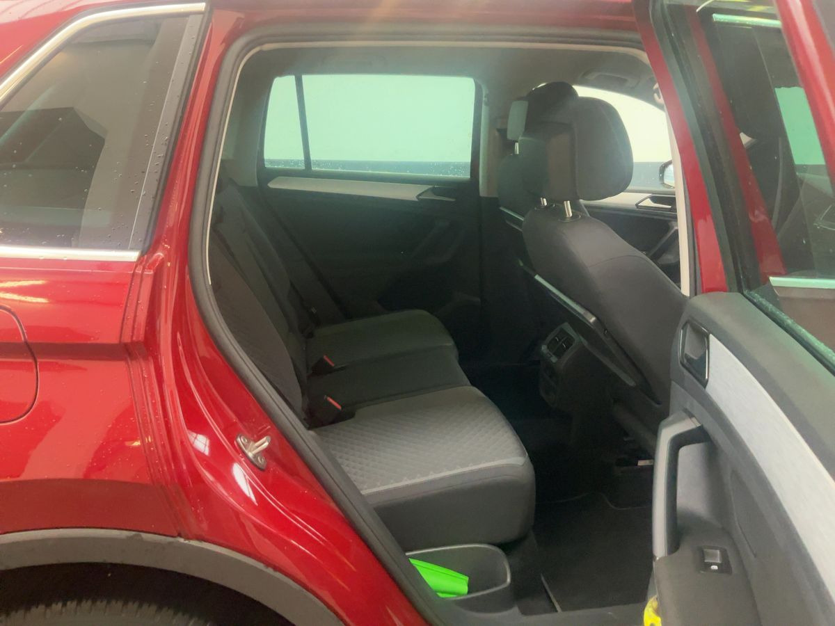 Volkswagen Tiguan 2017 — photo 19