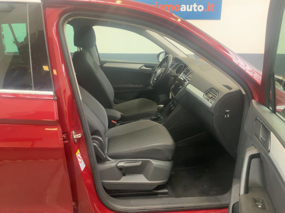 Volkswagen Tiguan 2017 — photo 16