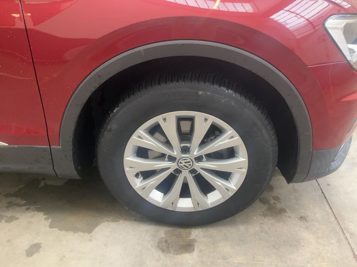 Volkswagen Tiguan 2017 — photo 11