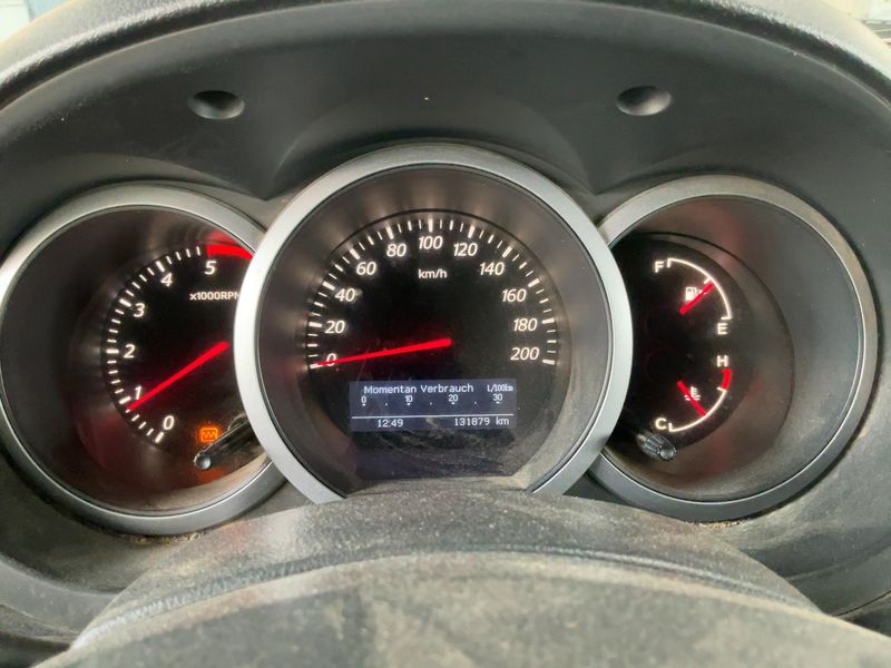 Suzuki Grand Vitara 1.9 DDiS Comfort — zdjęcie 13