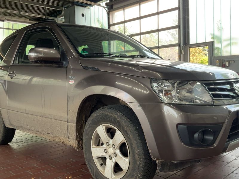Suzuki Grand Vitara 1.9 DDiS Comfort — zdjęcie 8