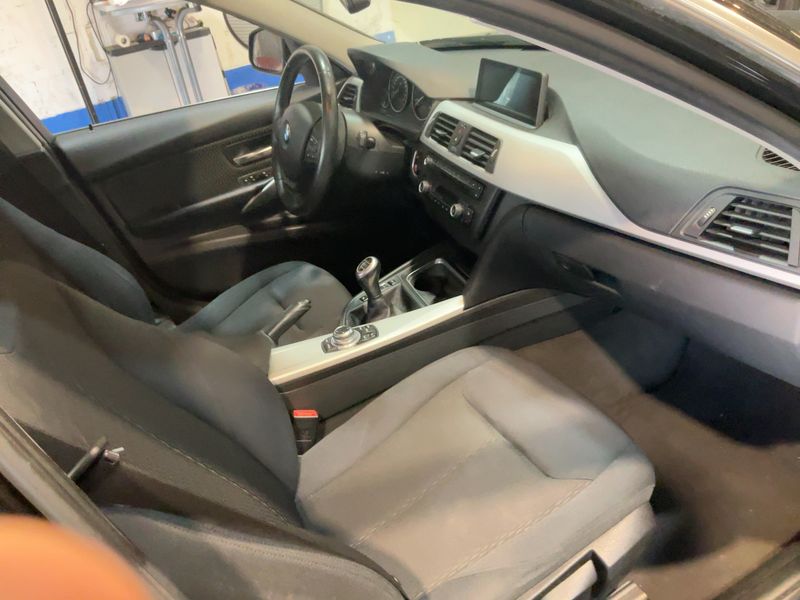 BMW 3er 320d 2012 – снимка 17