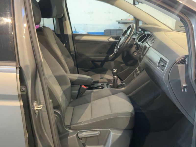 Volkswagen Touran 2.0 TDI Comfortline BlueMotion Tech — zdjęcie 11