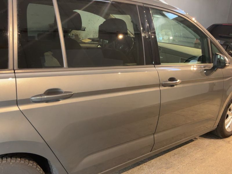 Volkswagen Touran 2.0 TDI Comfortline BlueMotion Tech — zdjęcie 7