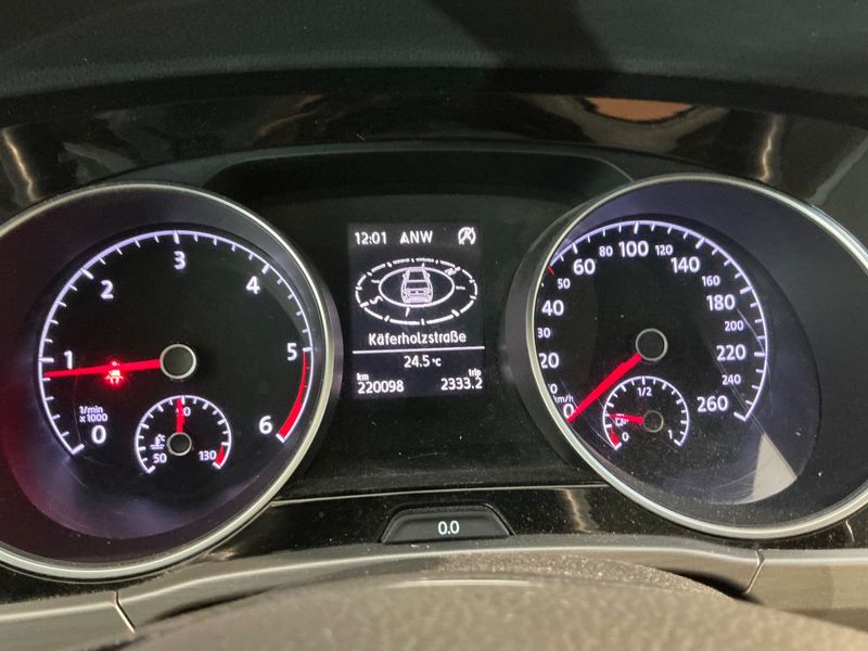 Volkswagen Touran 2.0 TDI Comfortline BlueMotion Tech — zdjęcie 13