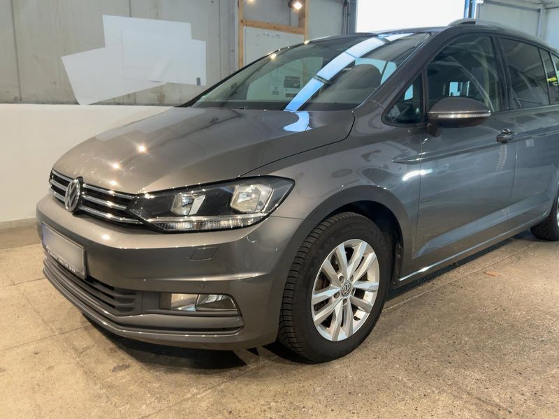 Volkswagen Touran 2.0 TDI Comfortline BlueMotion Tech — zdjęcie 2