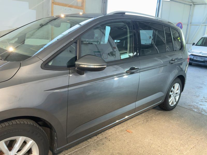 Volkswagen Touran 2.0 TDI Comfortline BlueMotion Tech — zdjęcie 4
