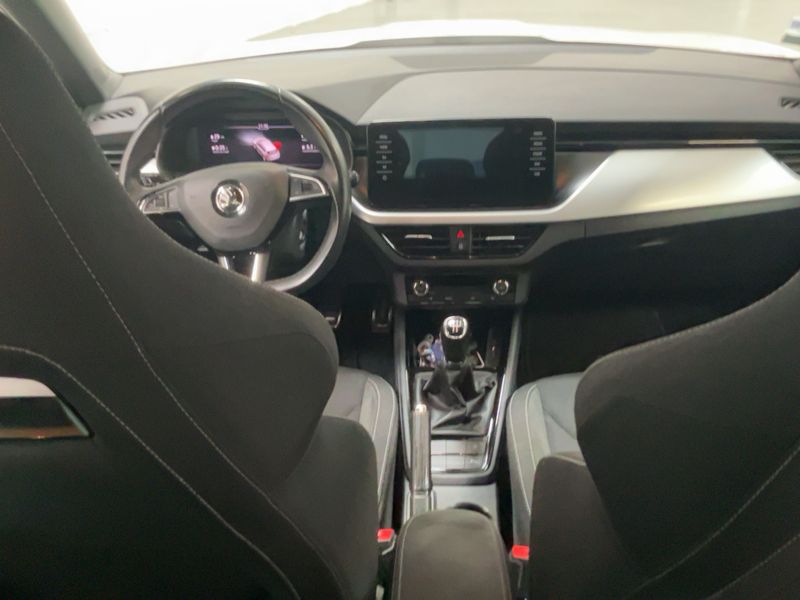Skoda Kamiq 1.0 TSI Ambition — zdjęcie 12