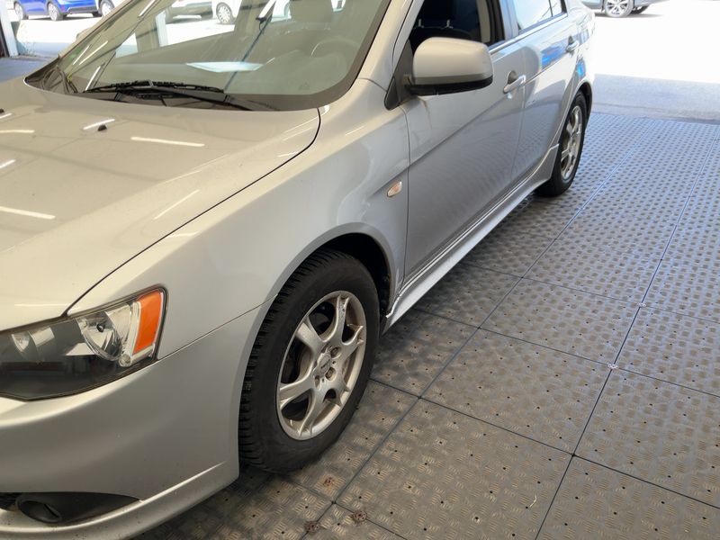 Mitsubishi Lancer 1.8 DOHC Intense — zdjęcie 2