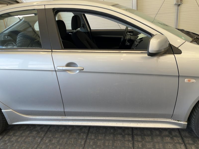 Mitsubishi Lancer 1.8 DOHC Intense — zdjęcie 7