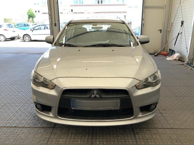 Mitsubishi Lancer 1.8 DOHC Intense — zdjęcie 9