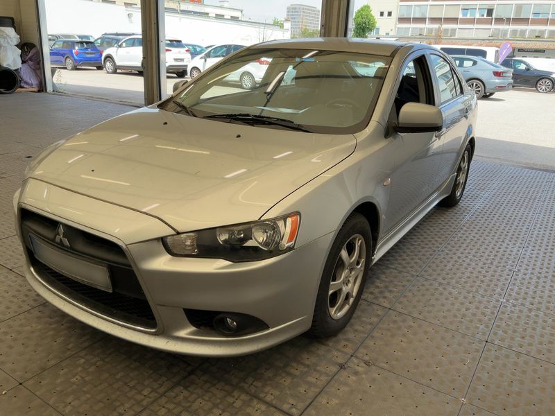 Mitsubishi Lancer 1.8 DOHC Intense — zdjęcie 1