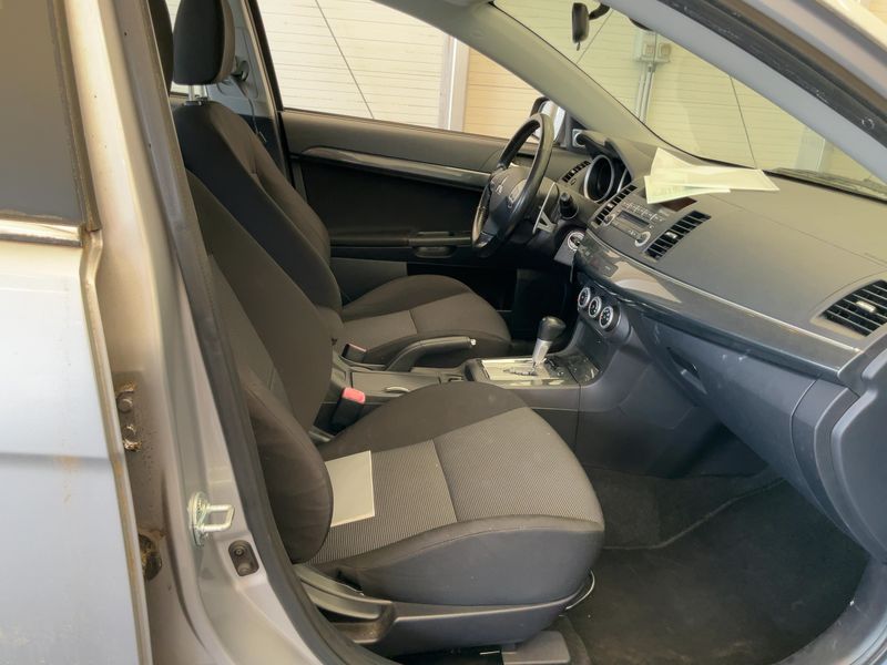 Mitsubishi Lancer 1.8 DOHC Intense — zdjęcie 11
