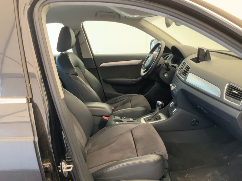 Audi Q3 2.0 TFSI quattro 2012 – снимка 17