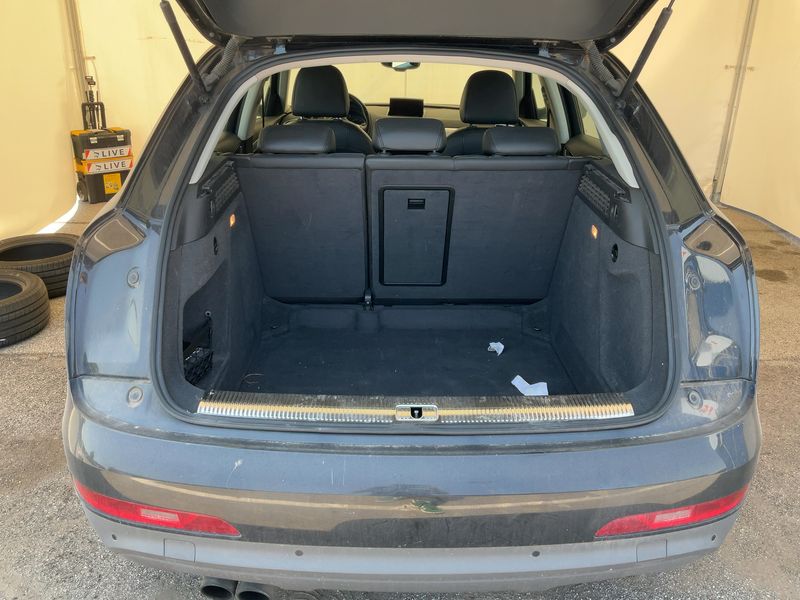 Audi Q3 2.0 TFSI quattro 2012 – снимка 16