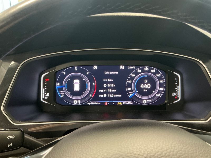 Volkswagen Tiguan 2.0 TDI Sport 4Motion BlueMotion Tech — zdjęcie 13