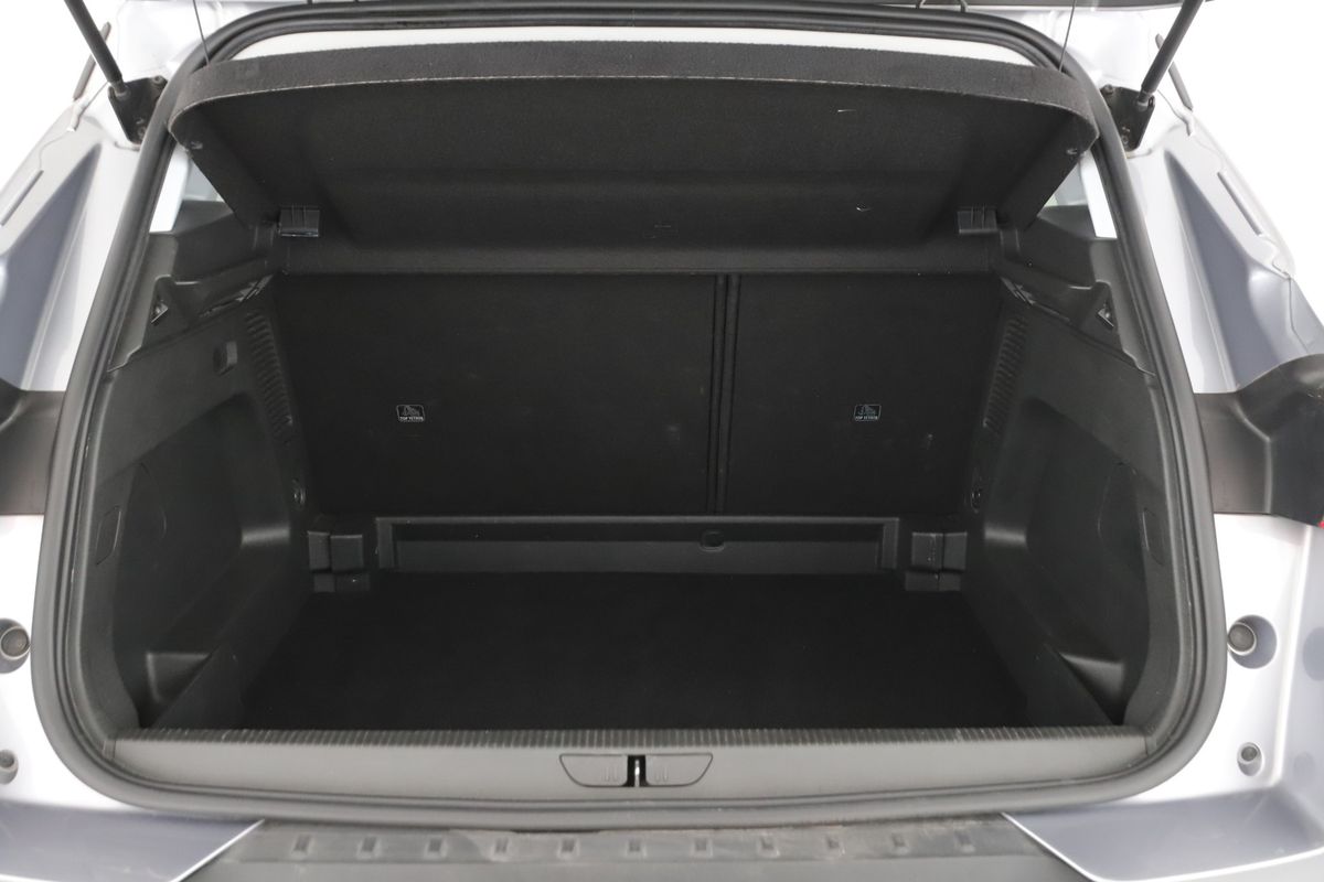 Opel Grandland 2019 — photo 16