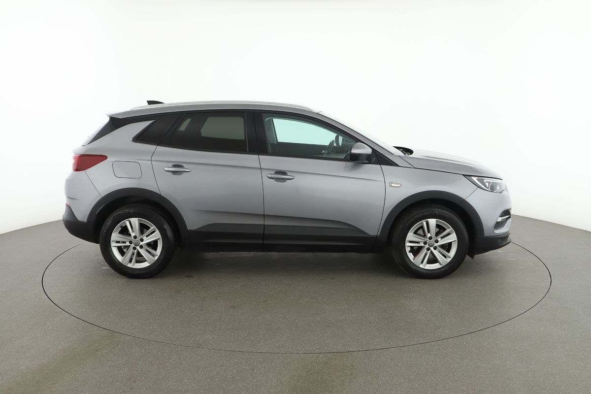 Opel Grandland 2019 — photo 11