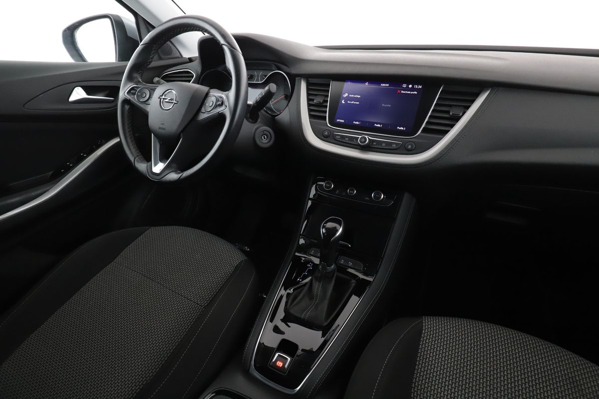 Opel Grandland 2019 — photo 17