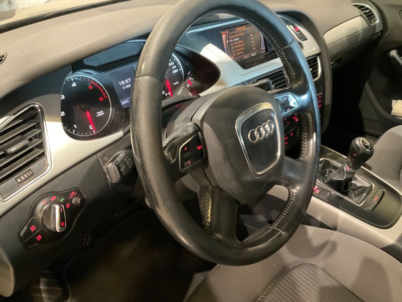 Audi A4 2.0 TDIe Attraction 2010 – снимка 25