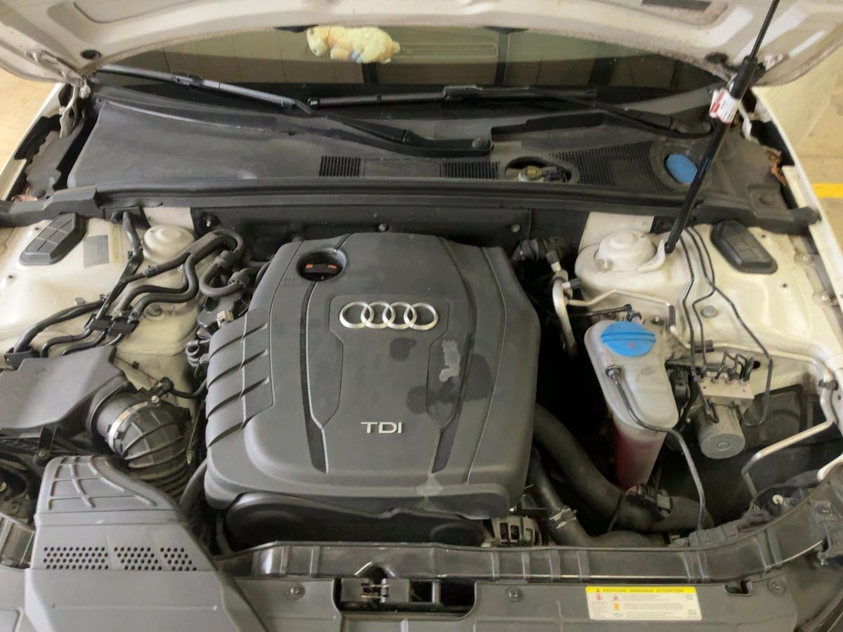 Audi A4 2012 — photo 23