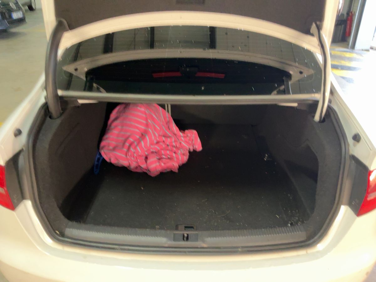 Audi A4 2012 — photo 16