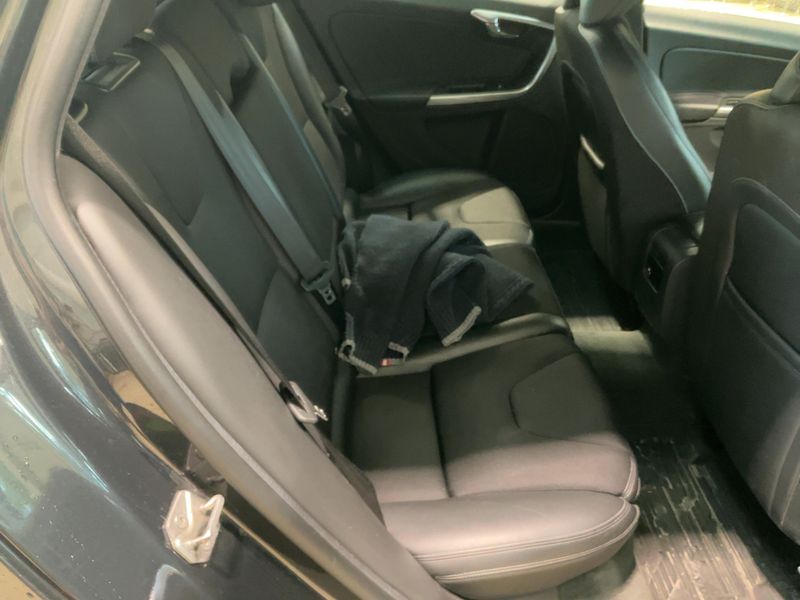 Volvo V60 2.0 D4 Momentum — zdjęcie 14