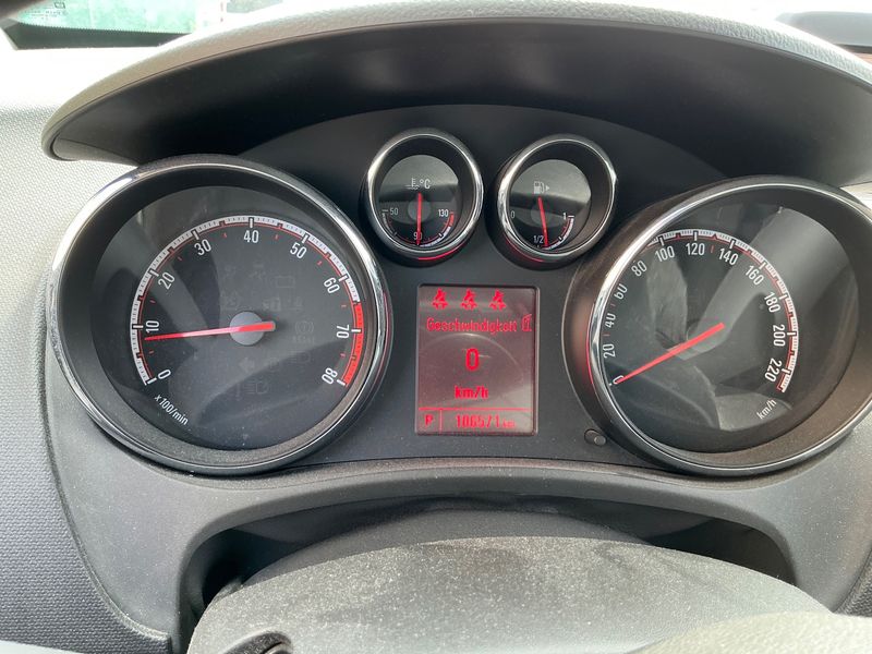 Opel Meriva 1.4 Turbo 150 Jahre Opel — zdjęcie 13