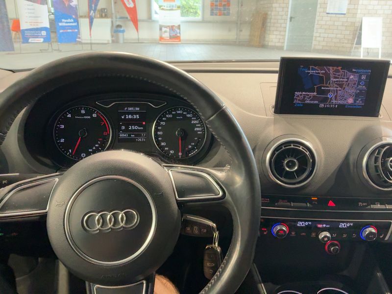 Audi A3 Sportback 1.4 TFSI Ambition — zdjęcie 12