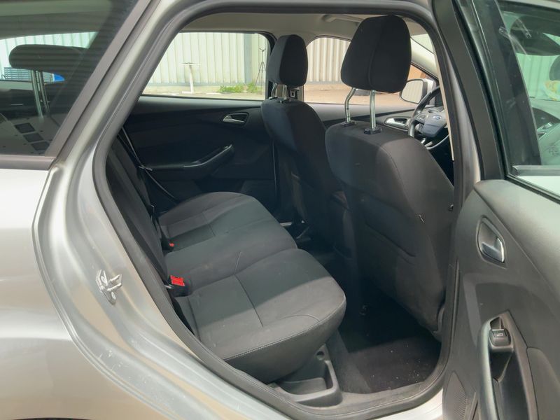 Ford Focus 1.5 EcoBoost Cool&Connect — zdjęcie 14