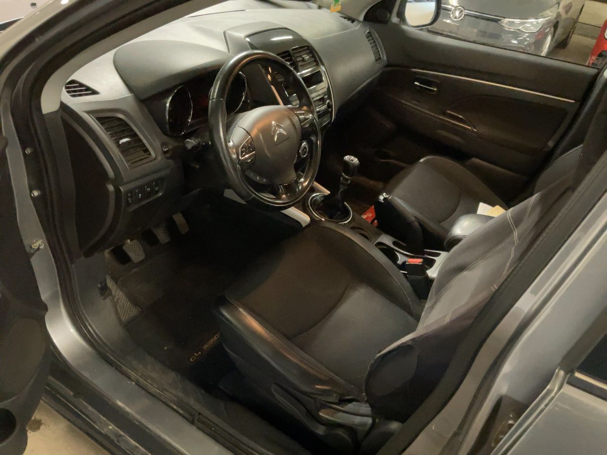 Citroen C4 2012 — photo 17