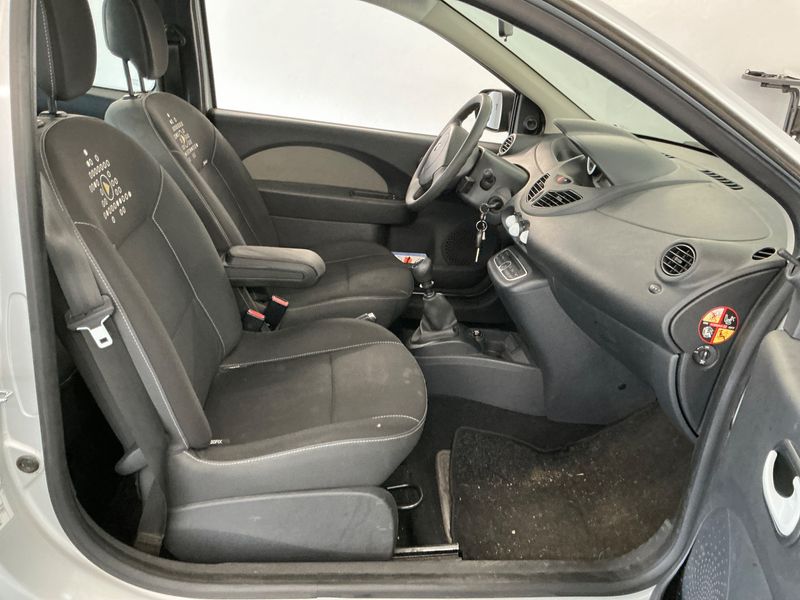 Renault Twingo 1.2 YAHOO! — zdjęcie 3