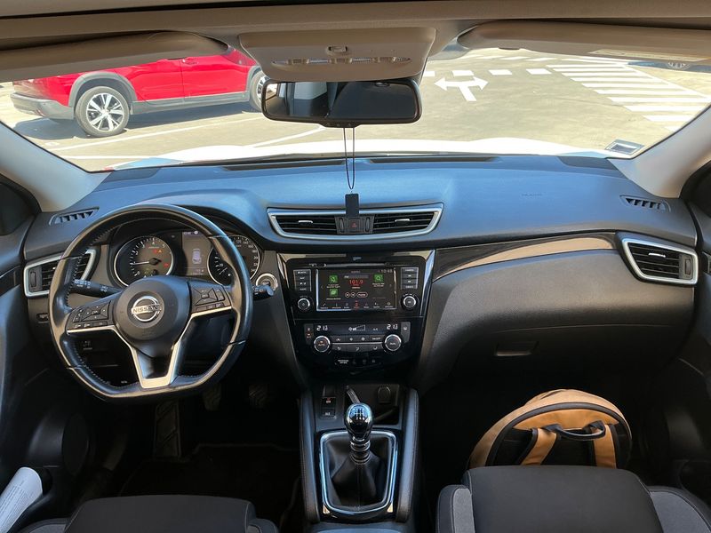 Nissan Qashqai 1.3 DIG-T N-Connecta — zdjęcie 12
