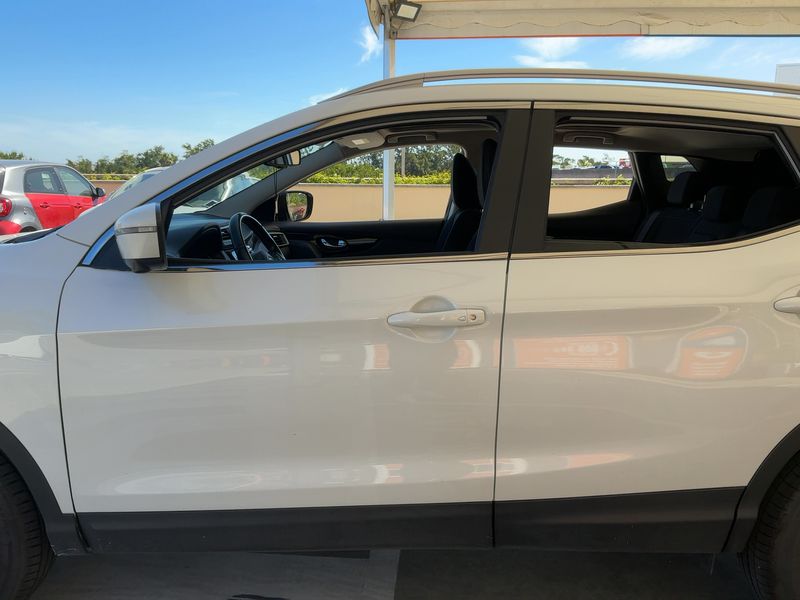 Nissan Qashqai 1.3 DIG-T N-Connecta — zdjęcie 4