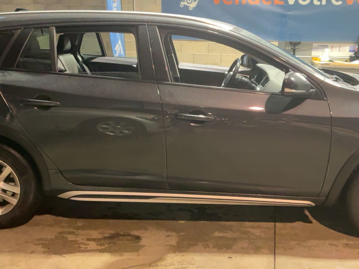 Volvo V60 2017 — photo 11
