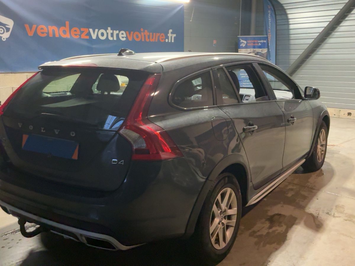 Volvo V60 2017 — photo 9