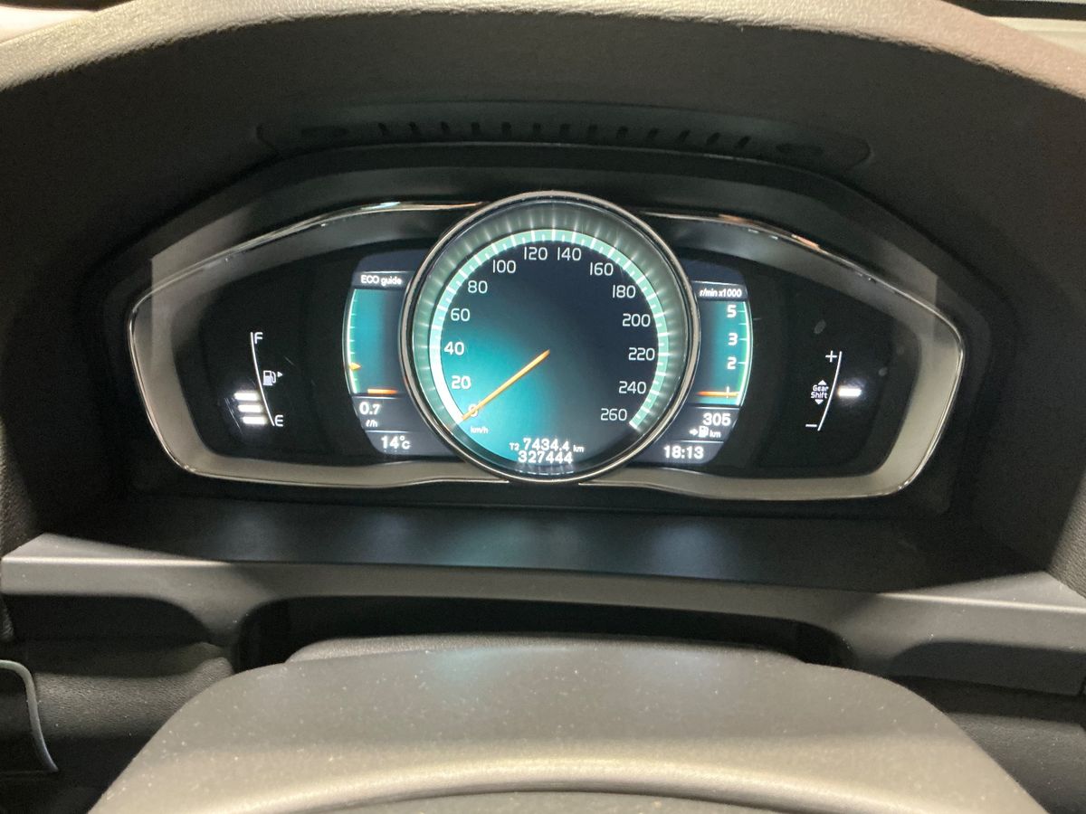 Volvo V60 2017 — photo 19