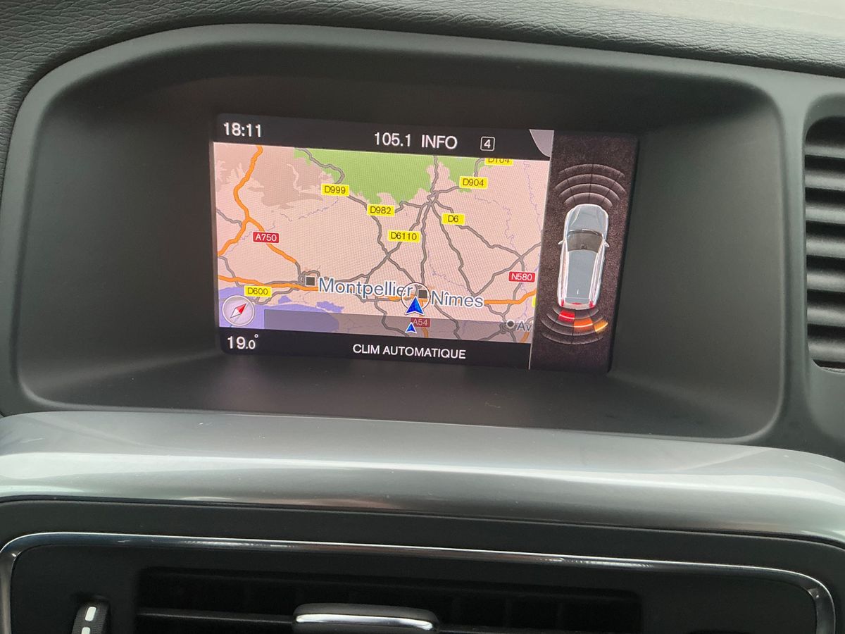 Volvo V60 2017 — photo 32